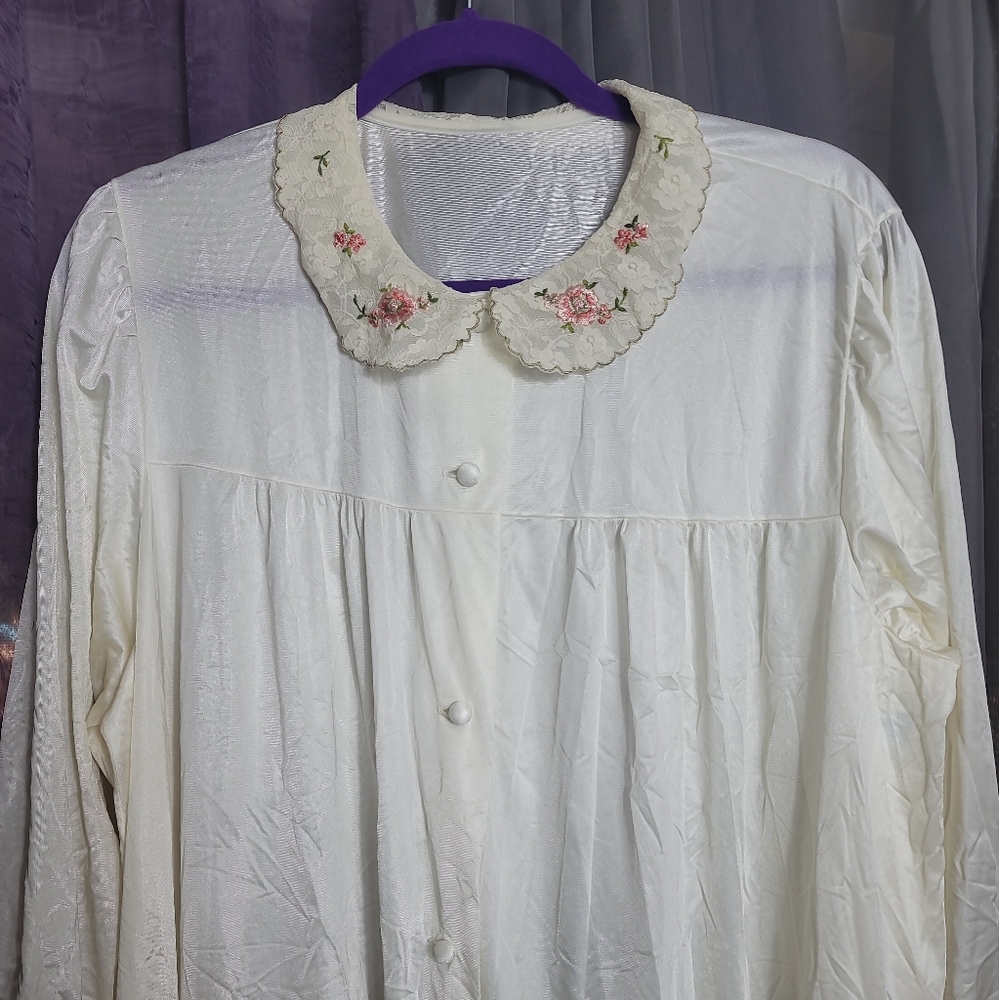 LORRAINE 1970s Vintage Nylon Long Sleeve Robe House Coat embroider xl